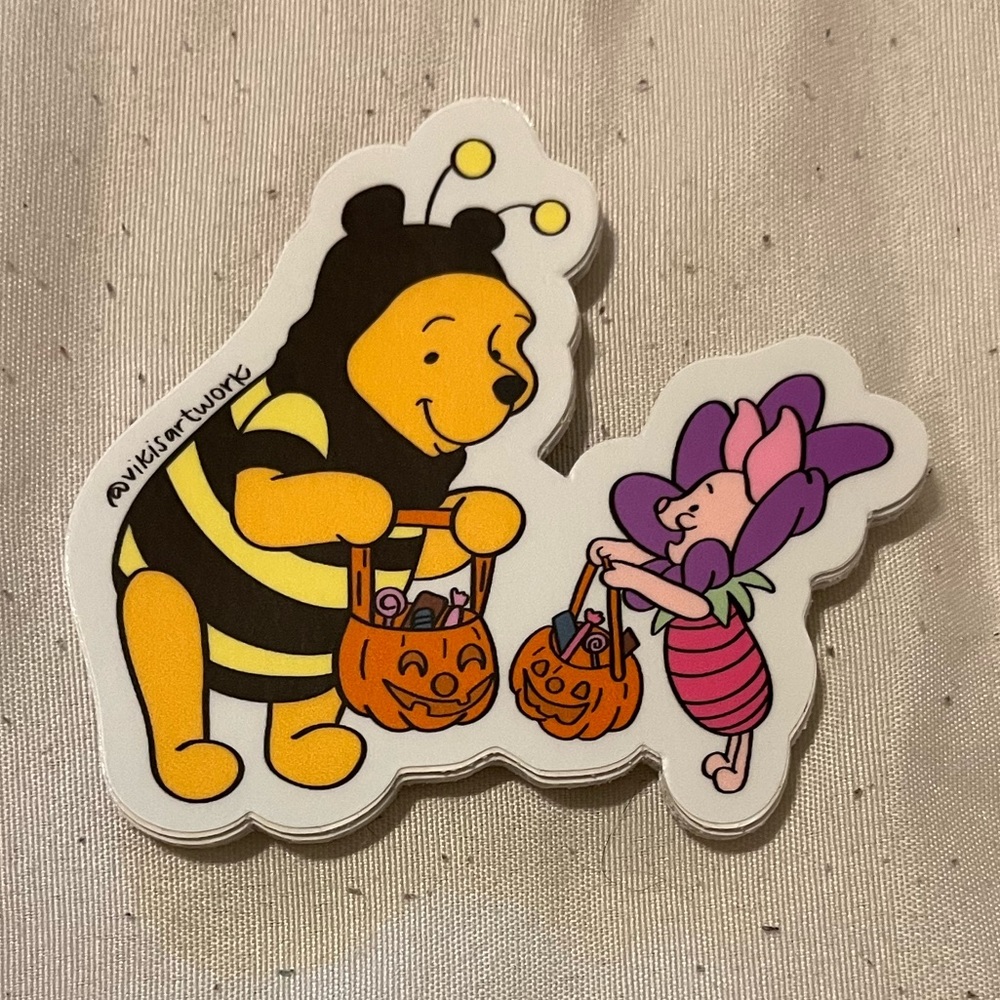 🎁Disney Winnie the Pooh & Piglet Halloween Sticker